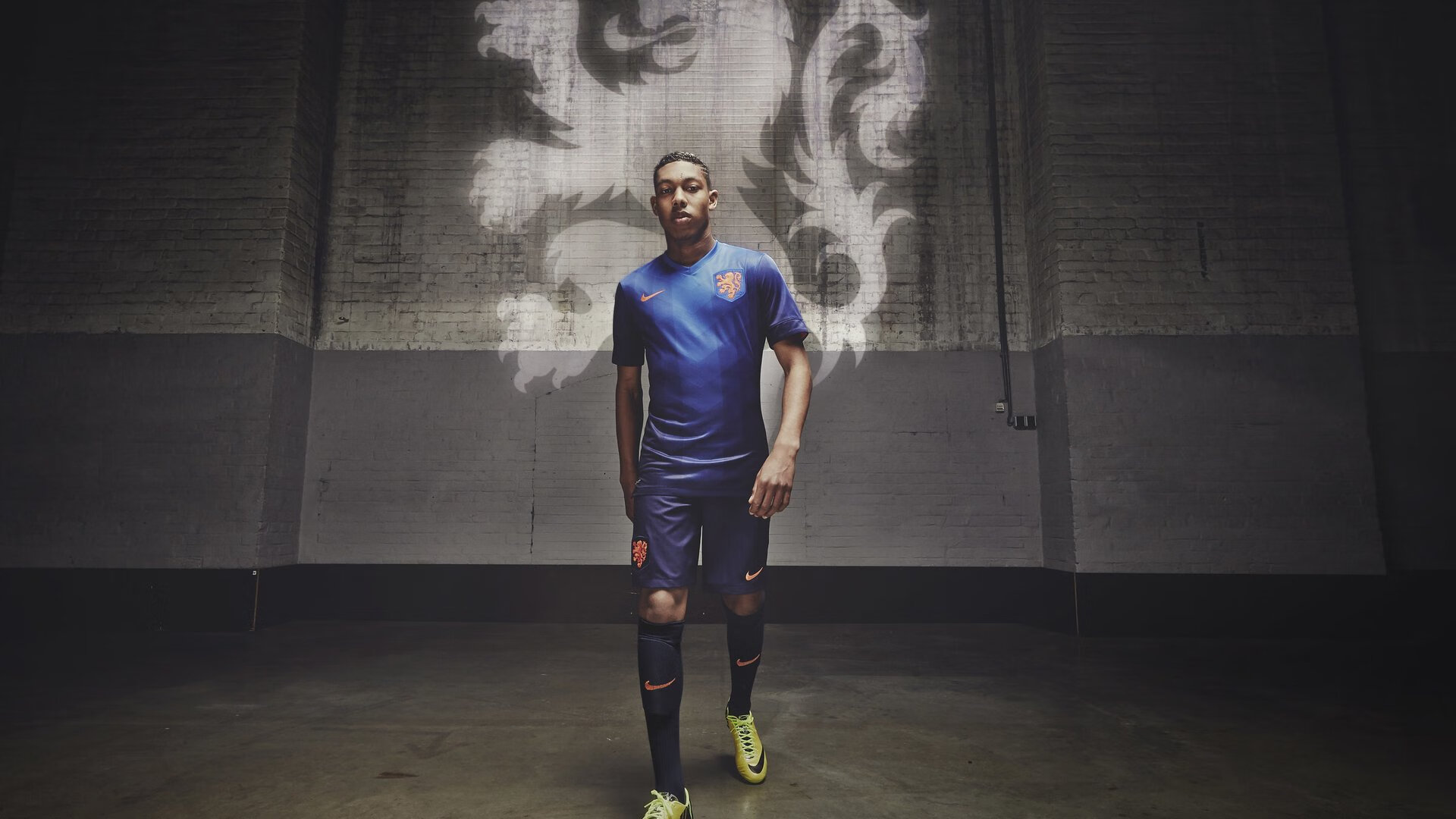 开云APP-“青训青少年集训营在重要城市全面开班，培养新一代足球精英”